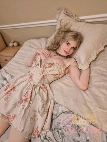 Dolly Demure